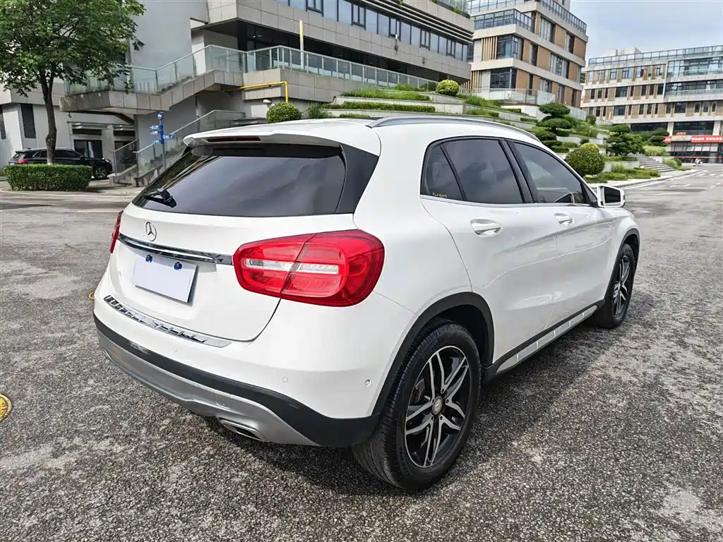 Mercedes-Benz GLA 2016 GLA 200 Fashion фото 14