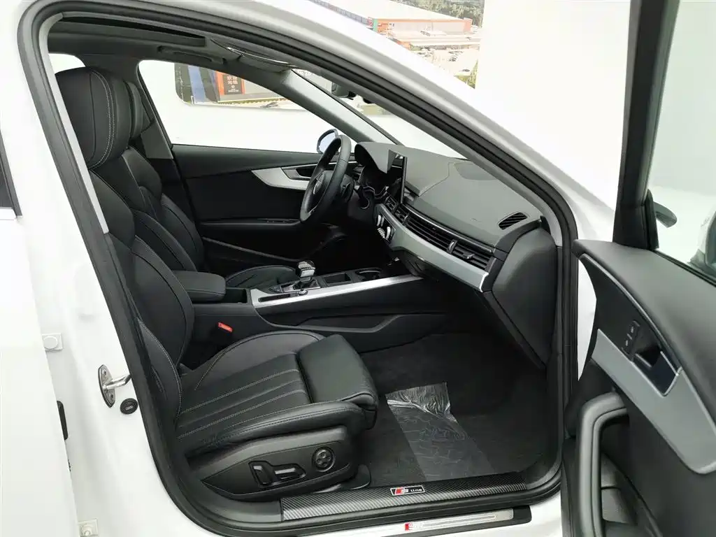 Audi A4L 2020 40 TFSI Fashion Dynamic Edition фото 23