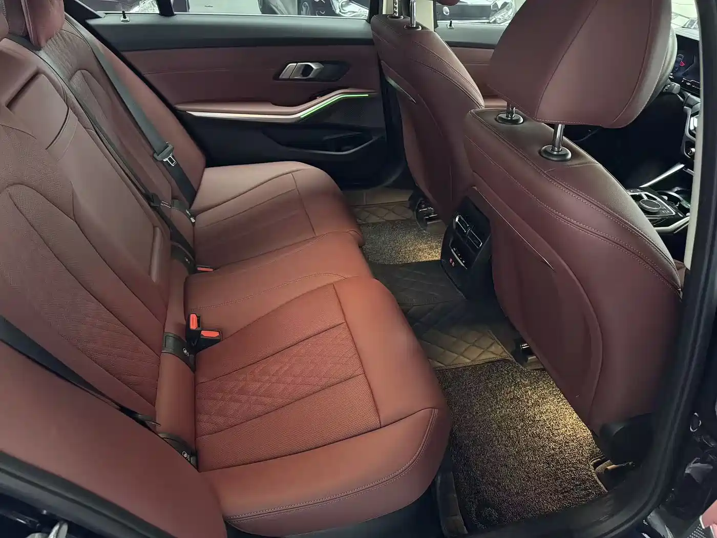 BMW 3 Series 2024 325Li M Sport Package фото 9