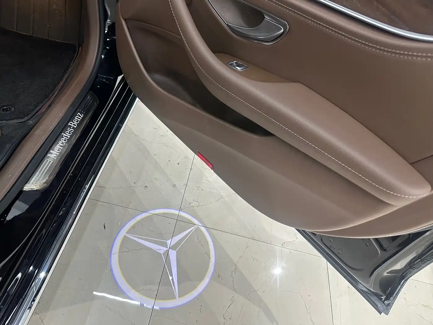Mercedes-Benz E-Class 2023 E 300 L Fashion фото 13