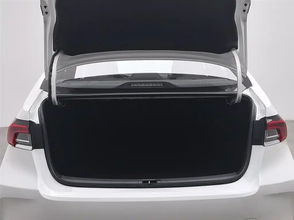 Toyota Corolla 2023 1.5L Pioneer Edition фото 16
