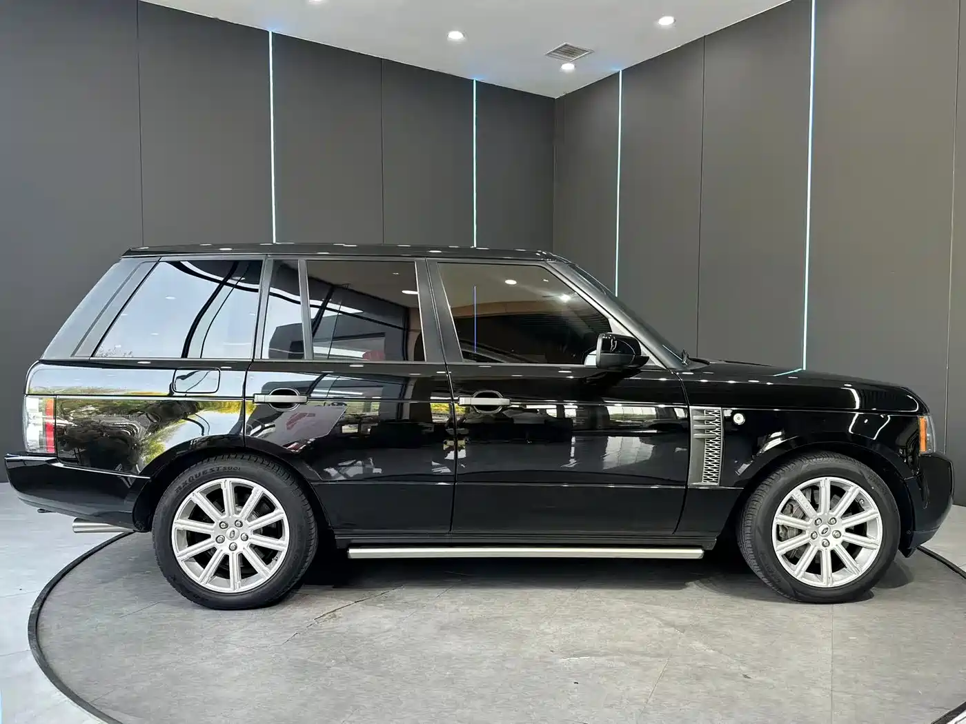 Land Rover Range Rover 2011 5.0 SC V8 фото 5