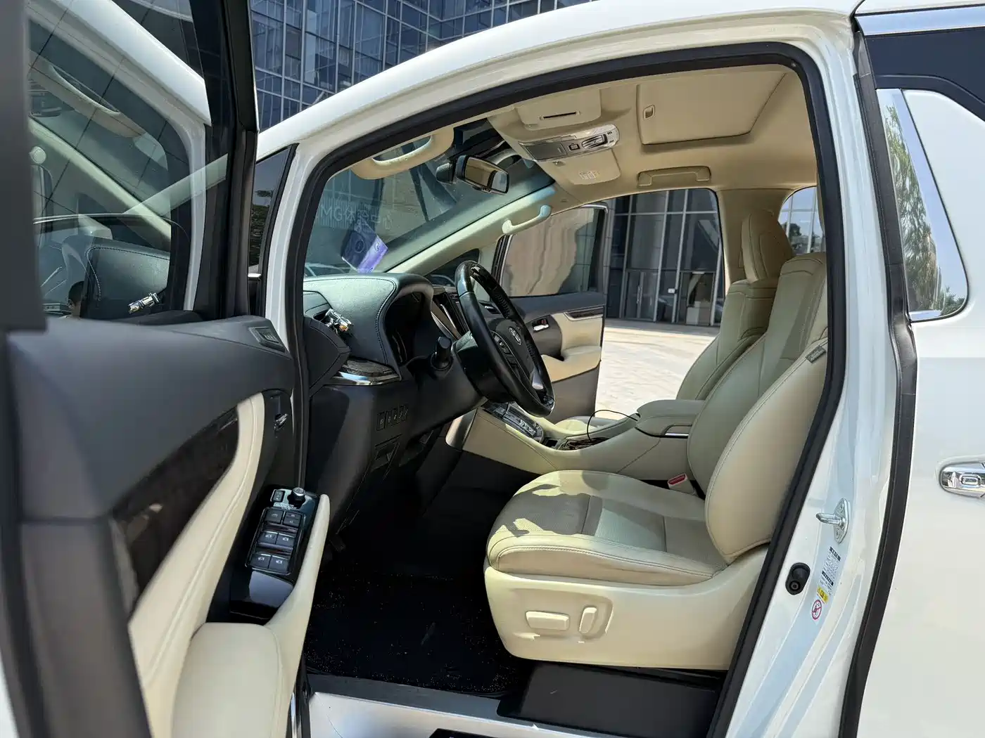 Toyota Alphard 2018 Facelift 3.5L Premium Edition фото 5