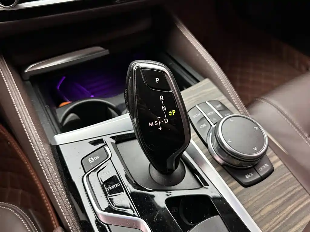 BMW 5 Series 2018 530Li Exclusive Luxury Package фото 16