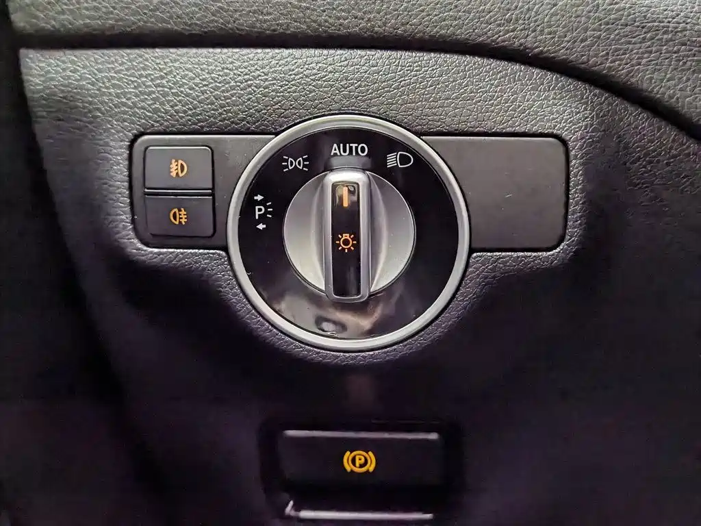 Mercedes-Benz GLA 2017 GLA 220 4MATIC Fashion фото 21