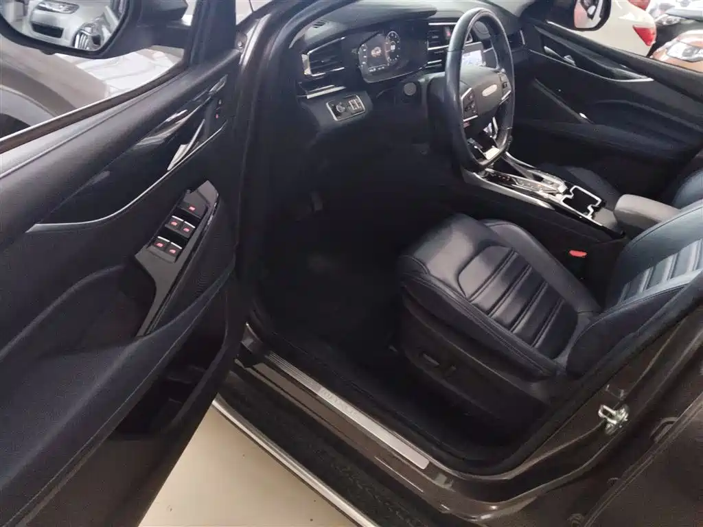 SAIC Maxus Maxus D60 2019 Model 1.5T Auto Premium Edition 7-Seater фото 12