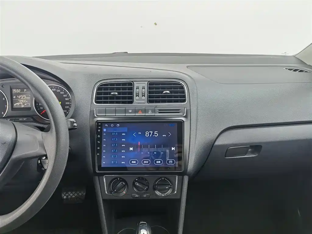 Volkswagen Polo 2014 1.6L Automatic Comfort Edition фото 12