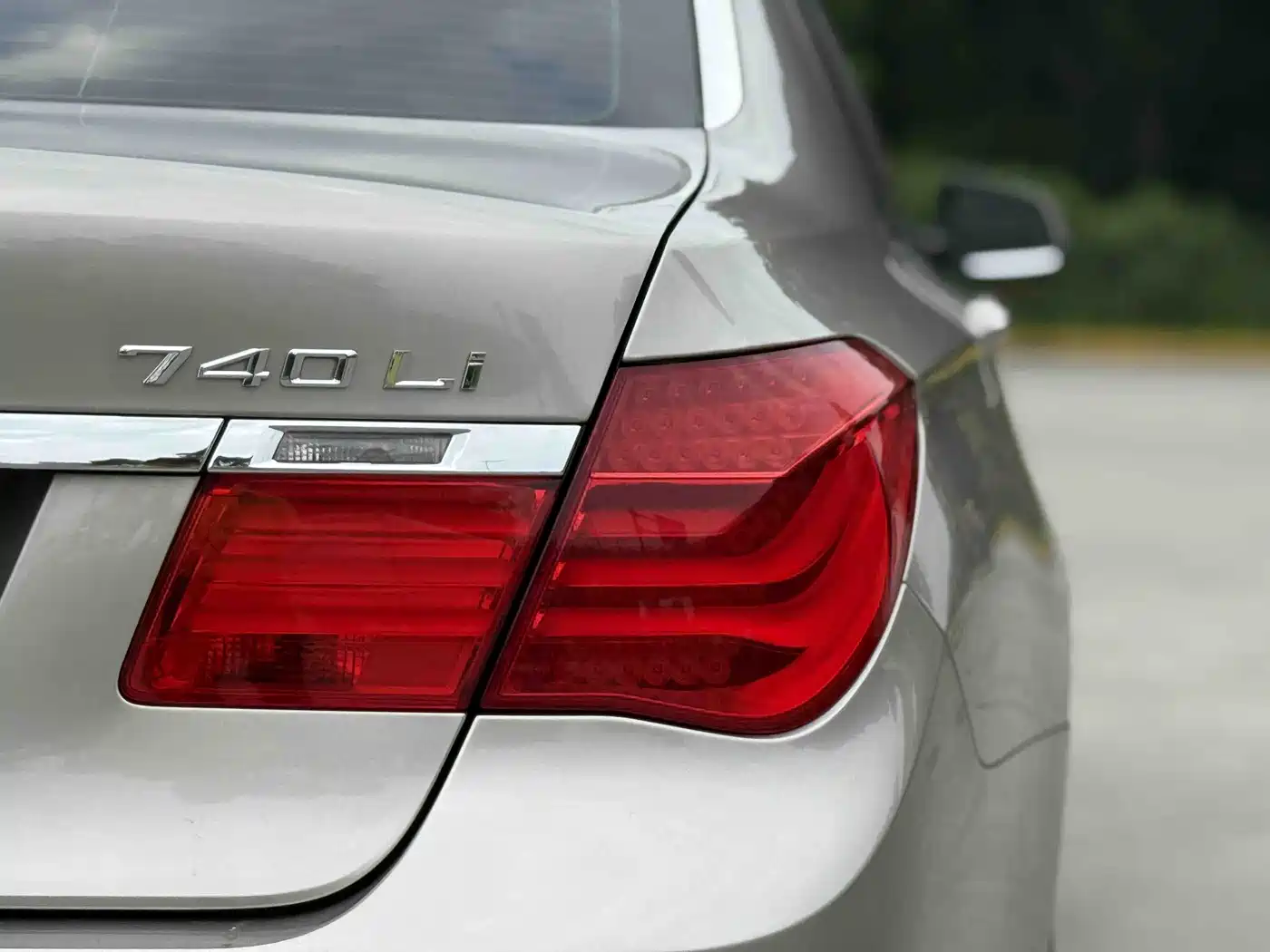 BMW 7 Series 2009 Model 740Li Leading Edition фото 4