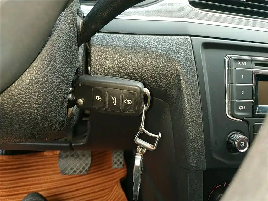 Volkswagen Bora 2017 1.6L Automatic Fashion Edition фото 9