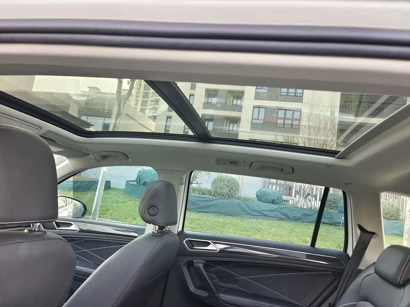 Volkswagen Tiguan L 2024 300TSI Auto 2WD Smart Edition фото 13