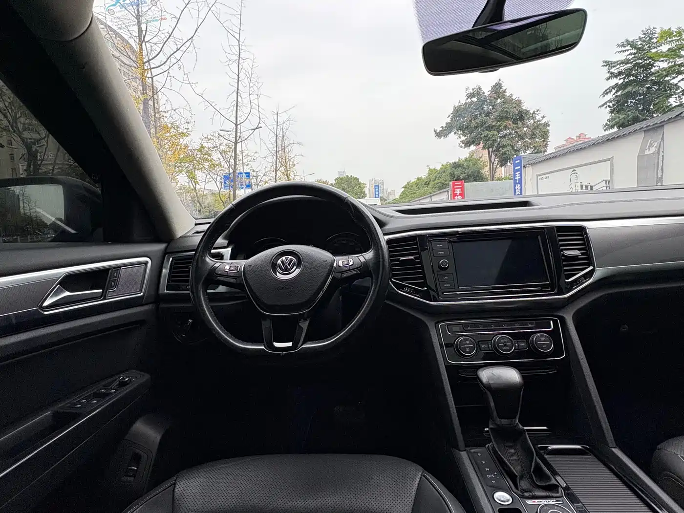 Volkswagen Teramont 2019 380TSI 4WD Luxury Edition China VI фото 12