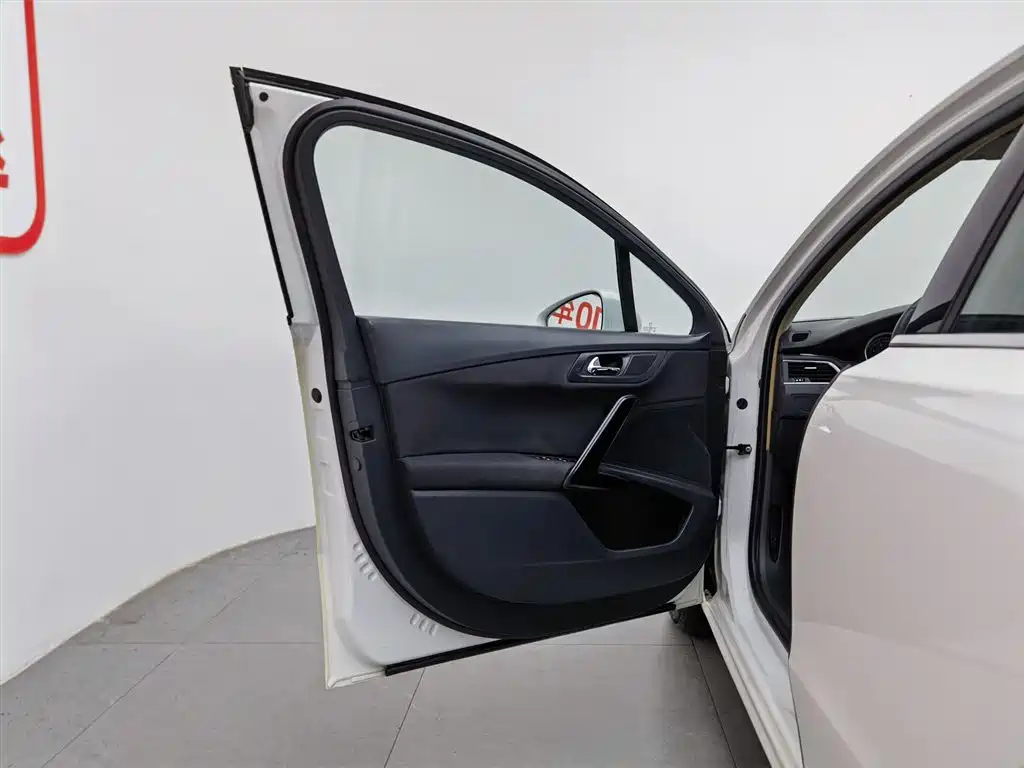 Peugeot 508 2013 2.0L 2nd Anniversary Auto Sunroof Classic Edition фото 8