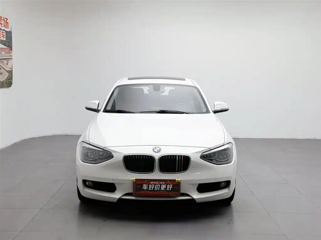 BMW 1 Series (Import) 2012 116i Leading фото 3