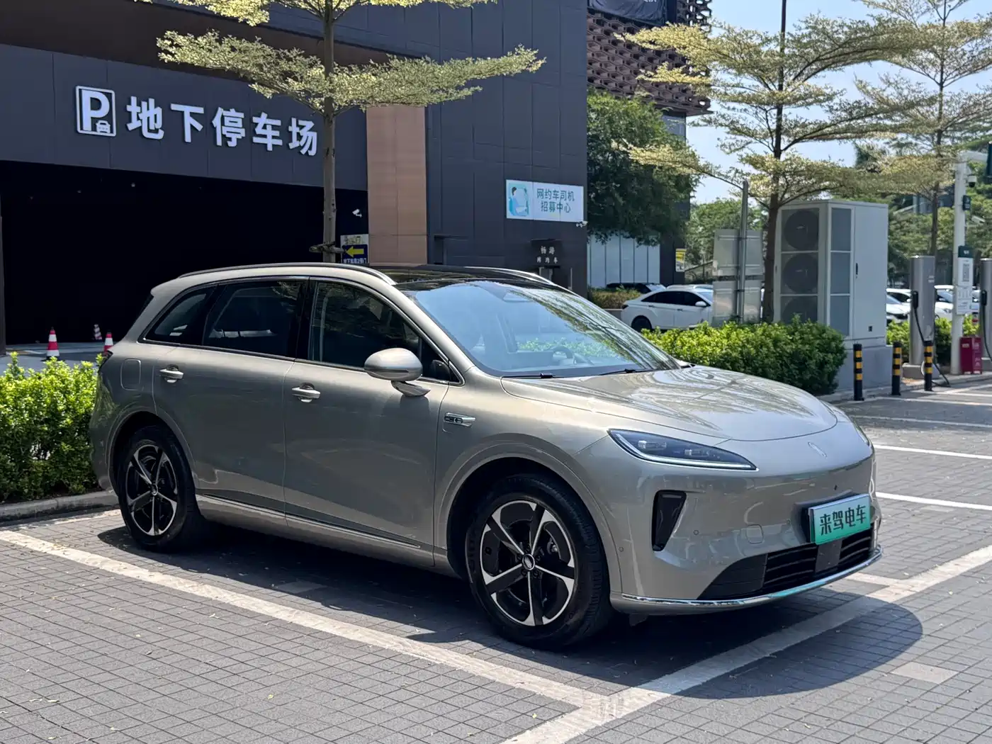 Фото 3 - Shangjie SUV