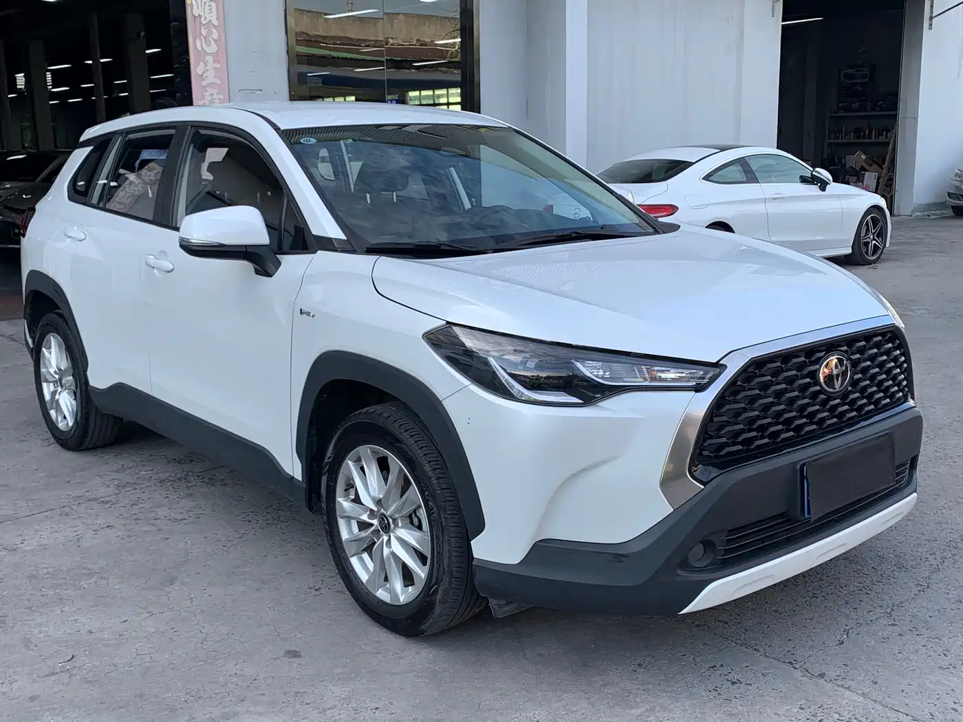 Toyota Corolla Cross 2024 2.0L Smart Hybrid Dual Engine Pioneer Edition фото 3