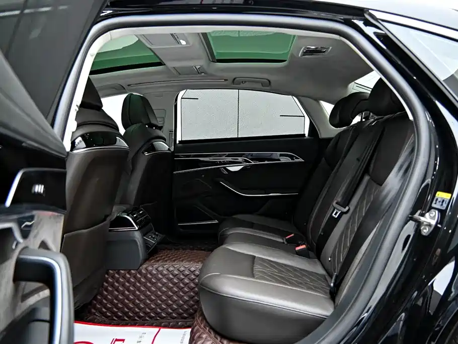 Audi A8 New Energy 2022 A8L 60 TFSIe quattro Collector's Edition фото 12