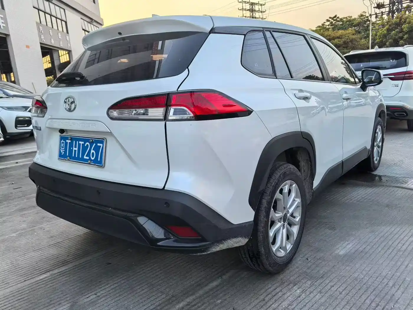 Toyota Frontlander 2023 2.0L CVT Luxury Edition фото 4