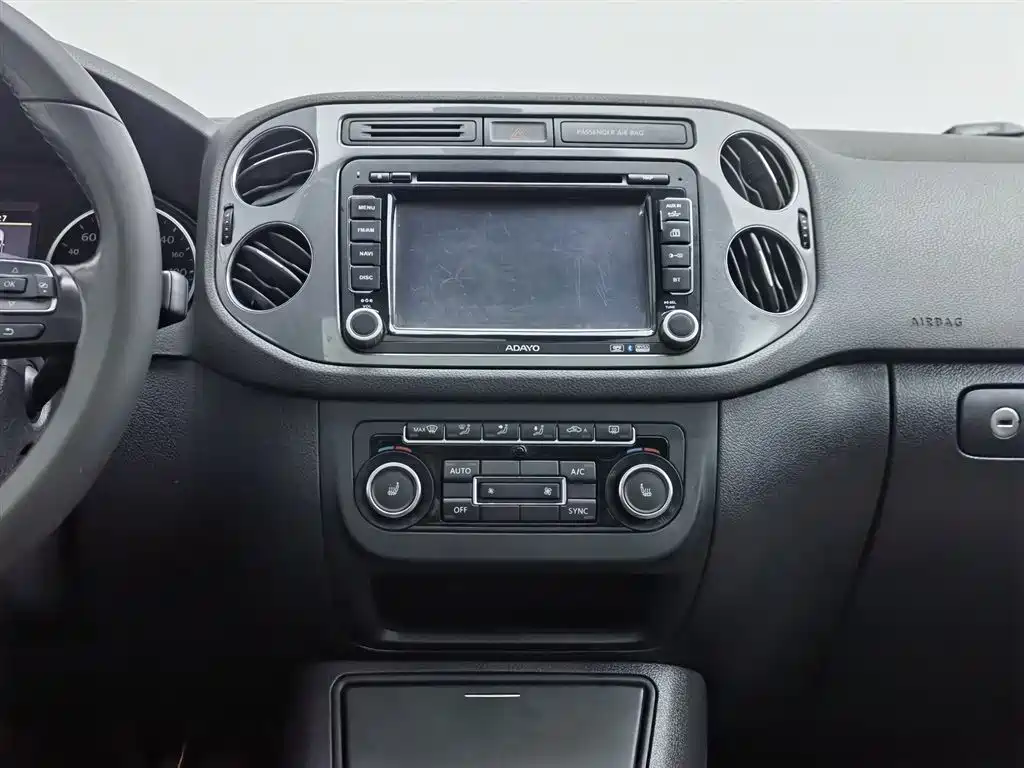 Volkswagen Tiguan 2012 2.0TSI Comfort фото 12