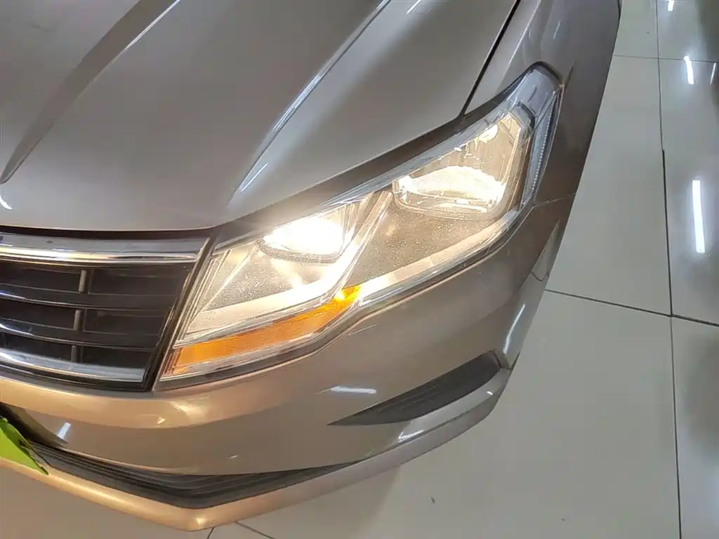 Volkswagen Jetta 2017 1.5L Automatic Fashion фото 24