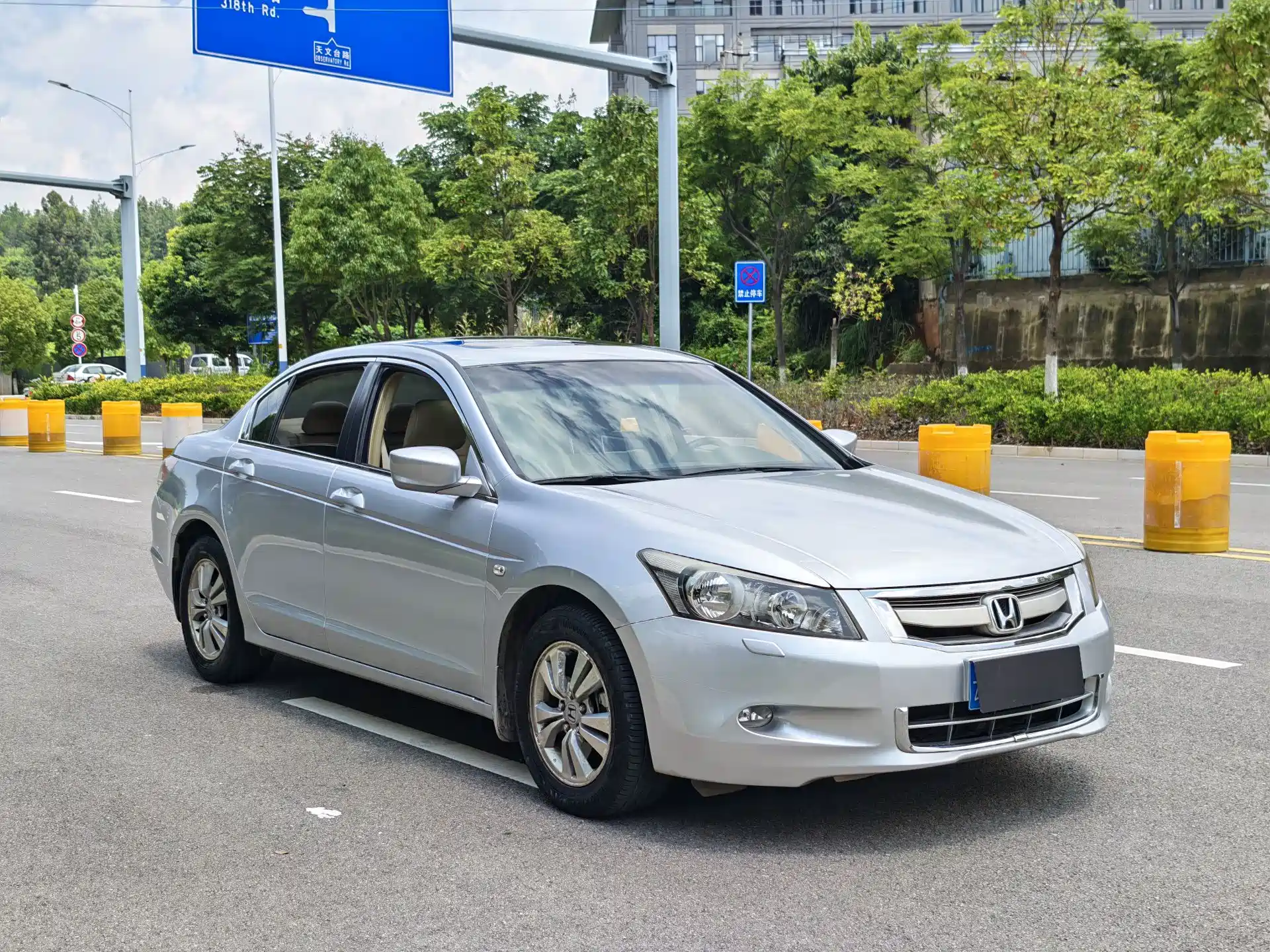 Photo 3 - Honda Accord