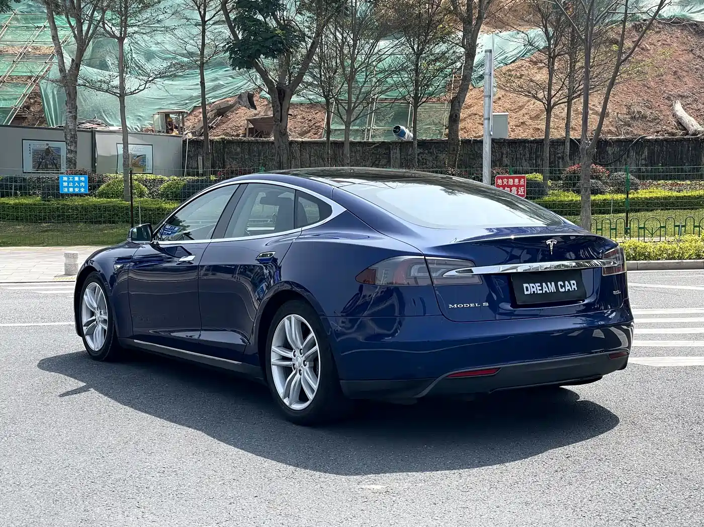 TESLA MODEL S