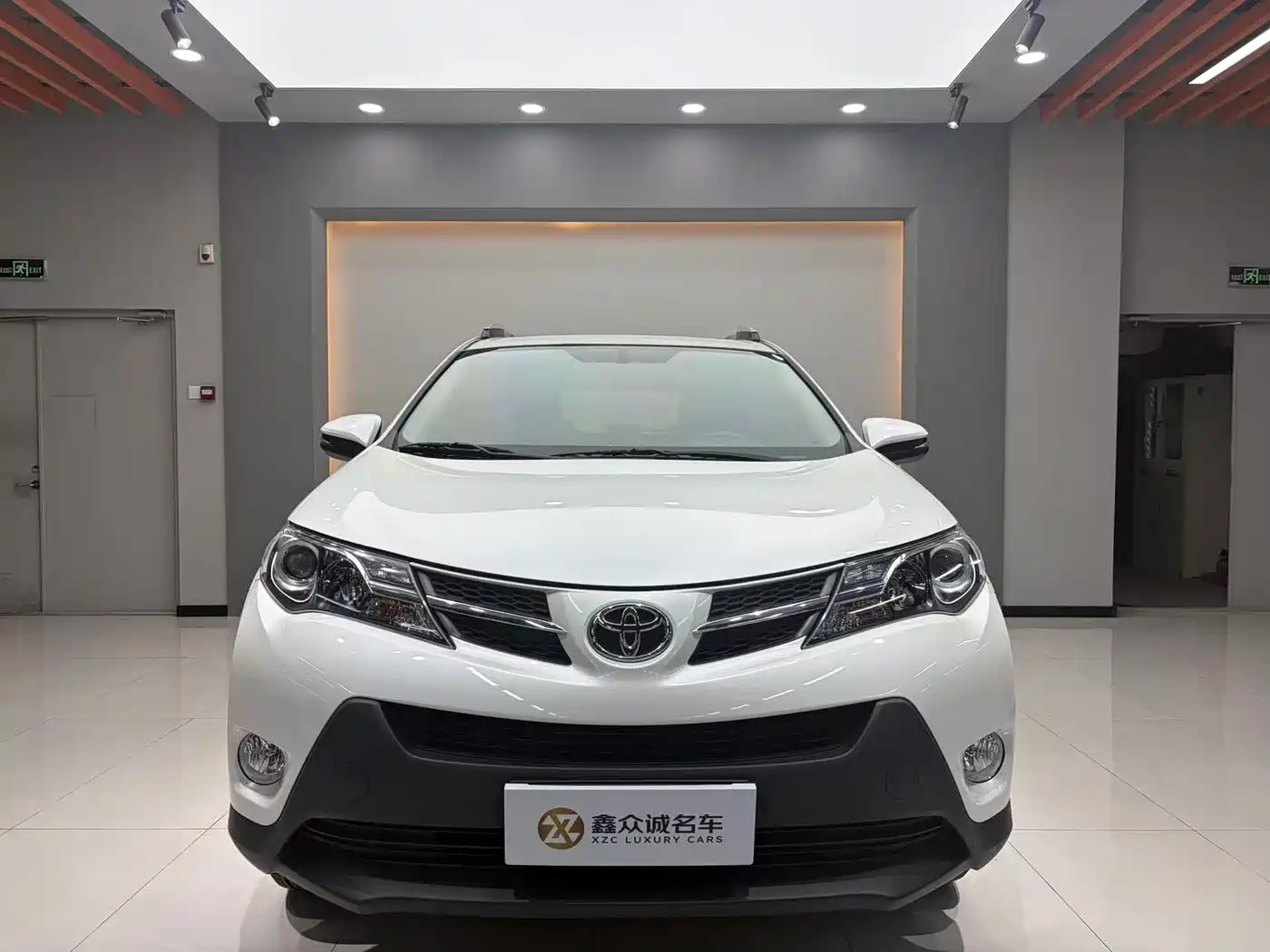 Toyota RAV4 Rongfang 2015 2.0L CVT 4WD Pioneer Edition фото 2