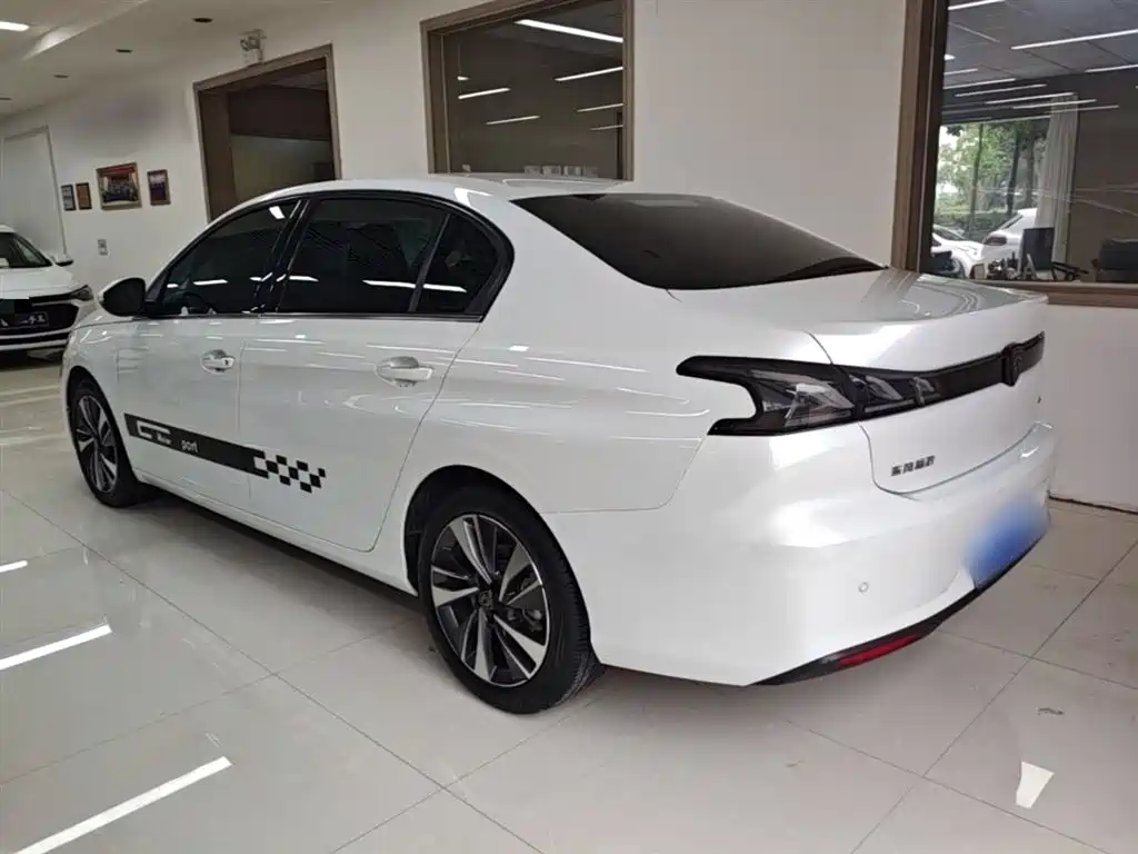 Peugeot 408 2022 1.6T Light Chaser Edition фото 23
