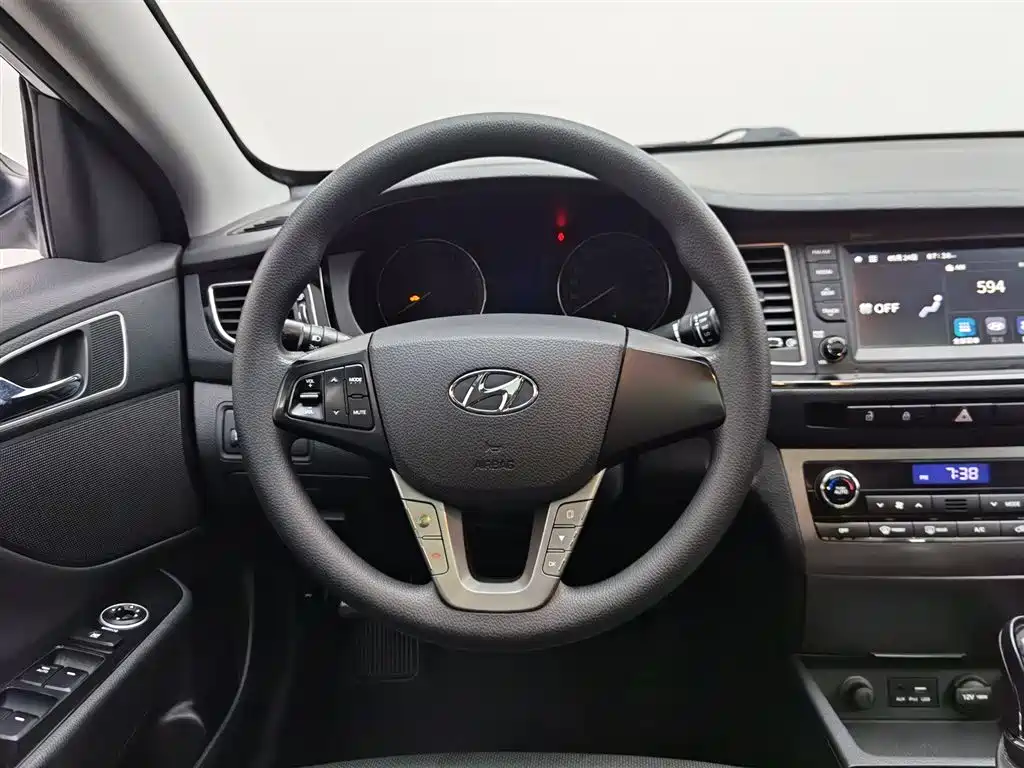 Hyundai Mistra 2016 1.6T Automatic Smart GLS фото 11