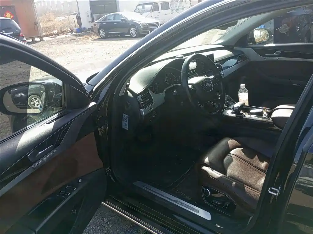 Audi A8 2014 A8L 45 TFSI quattro Comfort фото 16