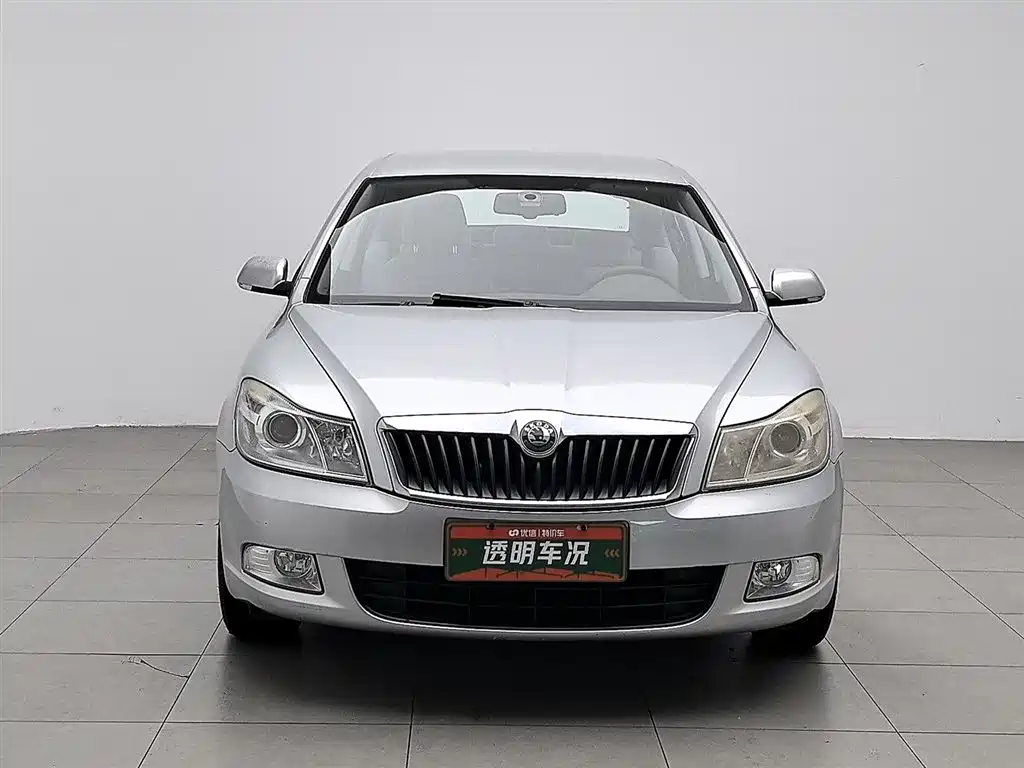 Škoda Octavia 2012 1.6L Manual Yijie Edition фото 3