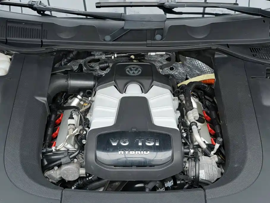 Volkswagen Touareg 2013 2011 3.0TSI Hybrid