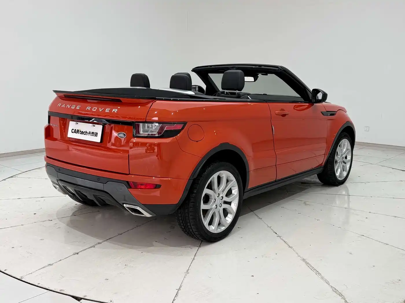 Land Rover Range Rover Evoque (Import) 2017 2.0T Convertible фото 8