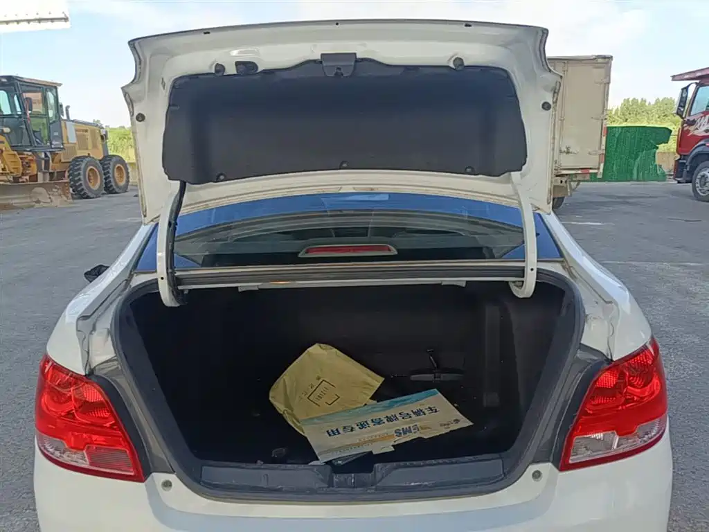 Chevrolet Sail 2015 Sail 3 1.5L Manual Ideal Sunroof Edition фото 19