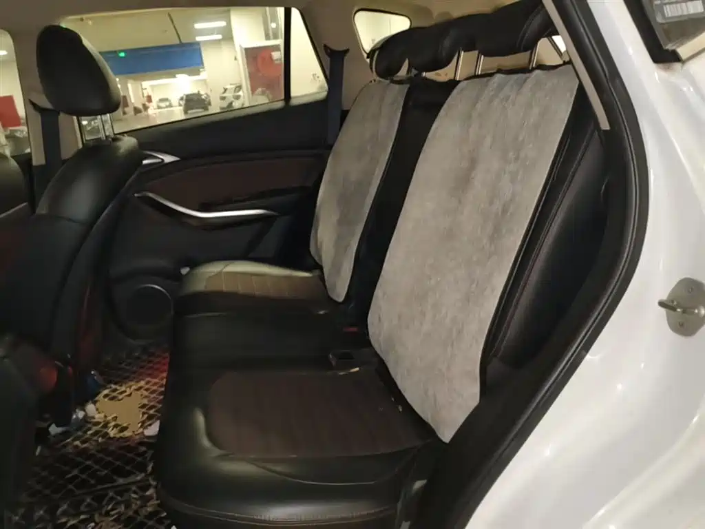 BYD Song 2016 Unrivaled Edition 1.5TID Automatic Leading Edition фото 24