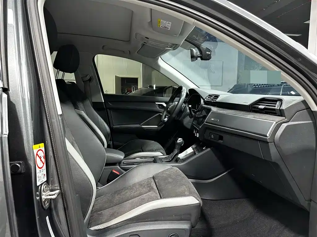 Audi Q3 2022 35 TFSI Fashion Dynamic фото 16