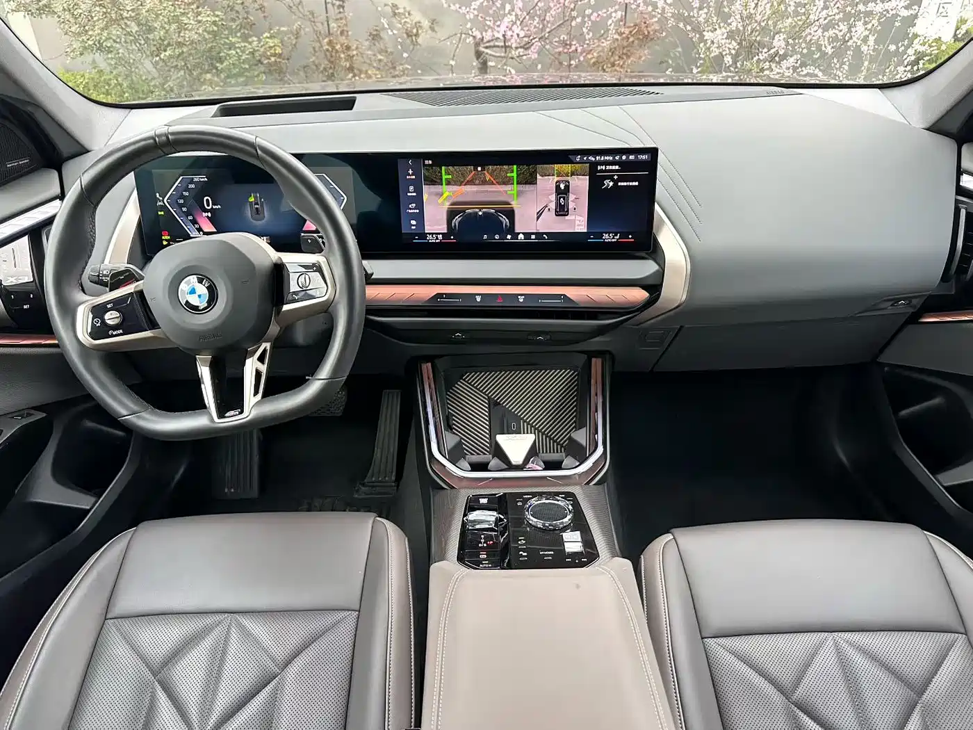BMW X3 2025 xDrive30L Premium Model M Sport Black Package фото 3