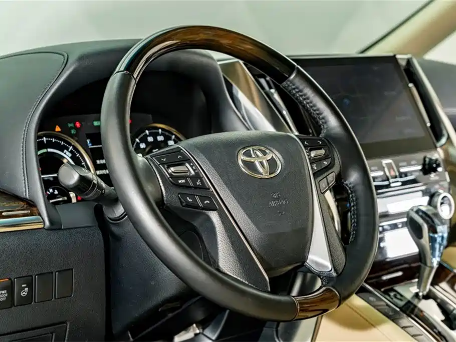 Toyota Alphard 2021 Hybrid 2.5L Luxury фото 11