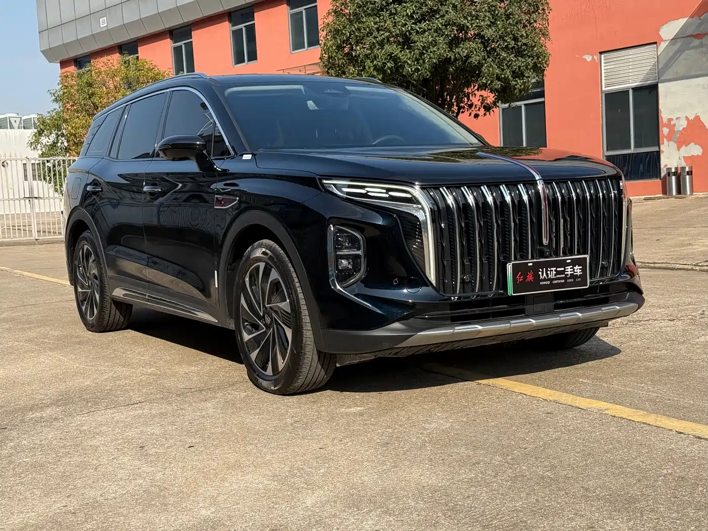 Hongqi HS7 PHEV 2024 2.0T PHEV 4WD Flagship Edition 6-seater фото 3