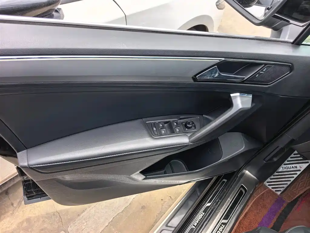 Volkswagen Tiguan L 2019 330TSI Automatic 2WD Panorama Comfort Edition China VI фото 7