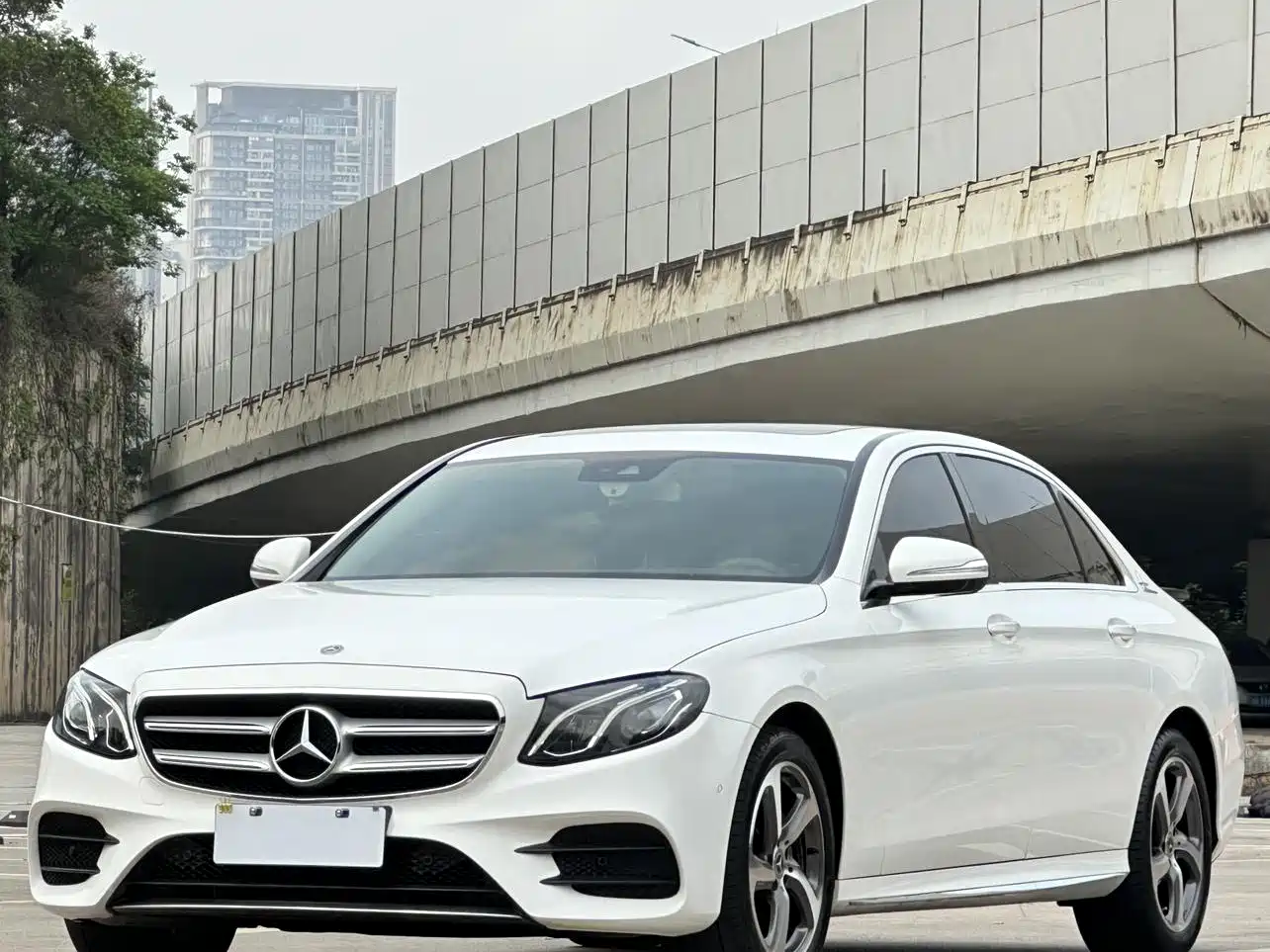 Mercedes-Benz E-Class 2017 E 200 L Sport 4MATIC