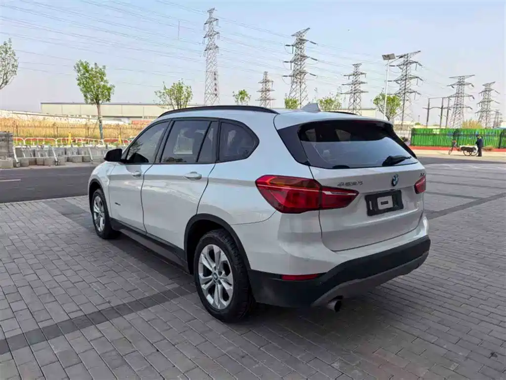 BMW X1 2016 sDrive18Li Premium Model фото 6