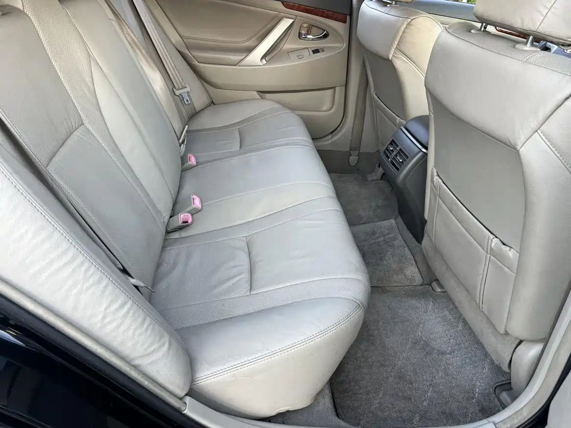 Photo 10 - Toyota Camry