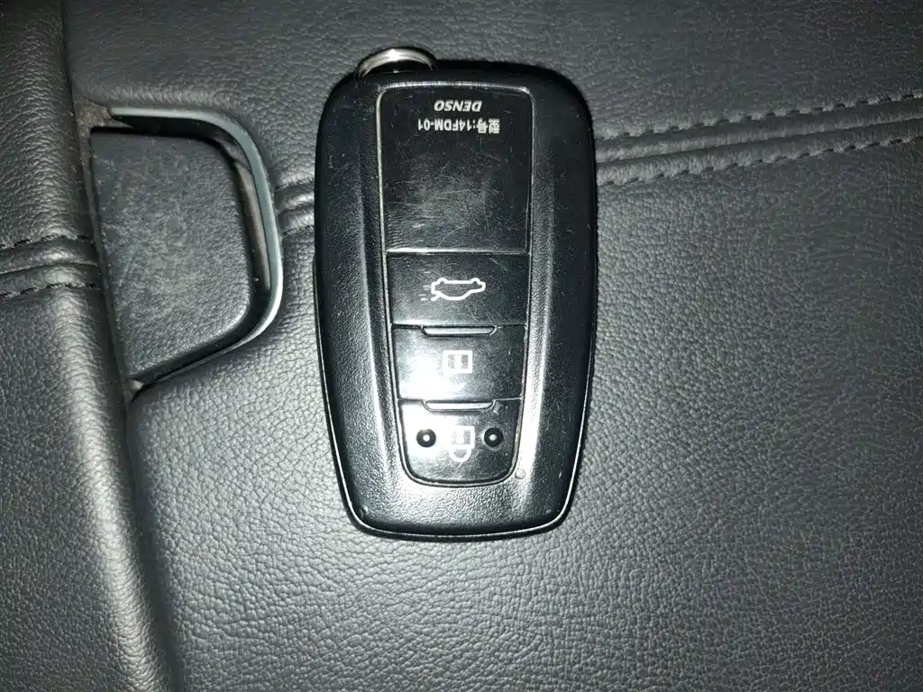 Toyota Avalon 2022 2.0L Luxury Edition фото 16
