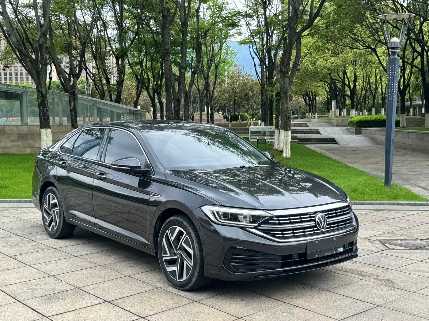 Volkswagen Sagitar 2023 Model Year 280TSI DSG Surpass Edition фото 3