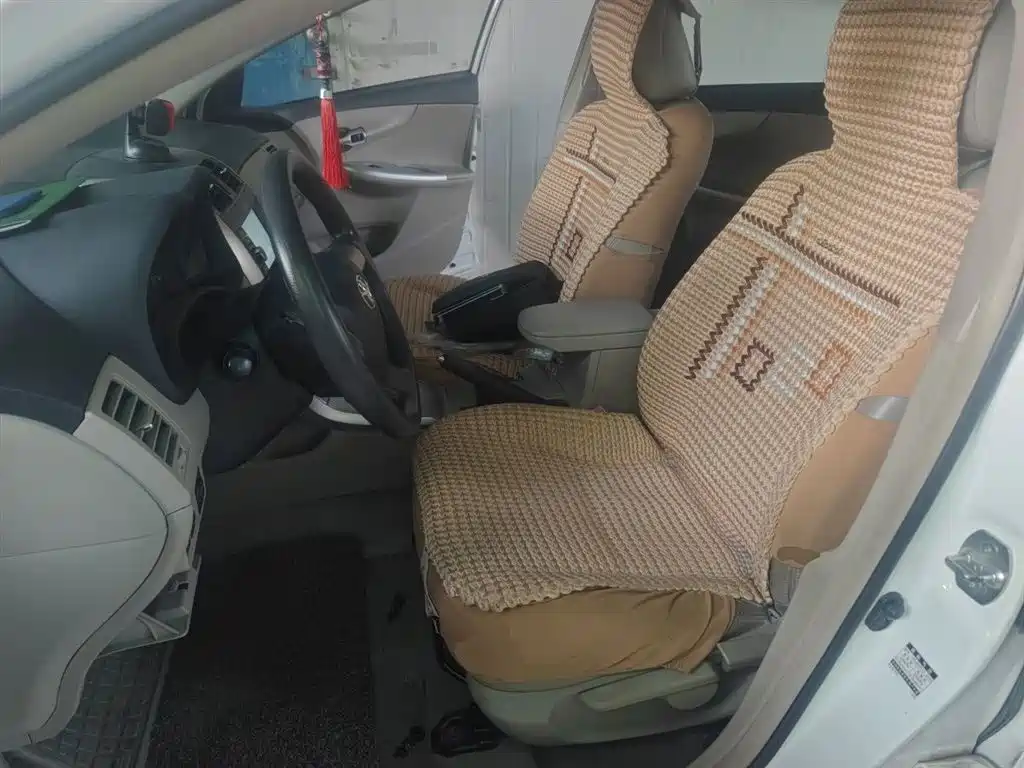 Toyota Corolla 2013 Special Edition 1.6L Auto Ultimate Cool GL фото 16