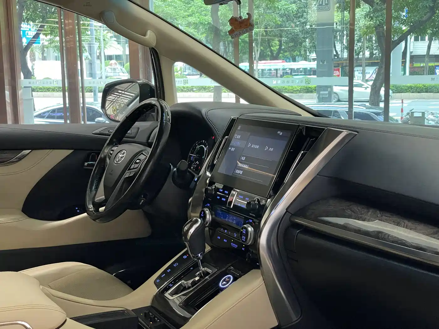 Toyota Alphard 2020 Hybrid 2.5L Premium Edition фото 7