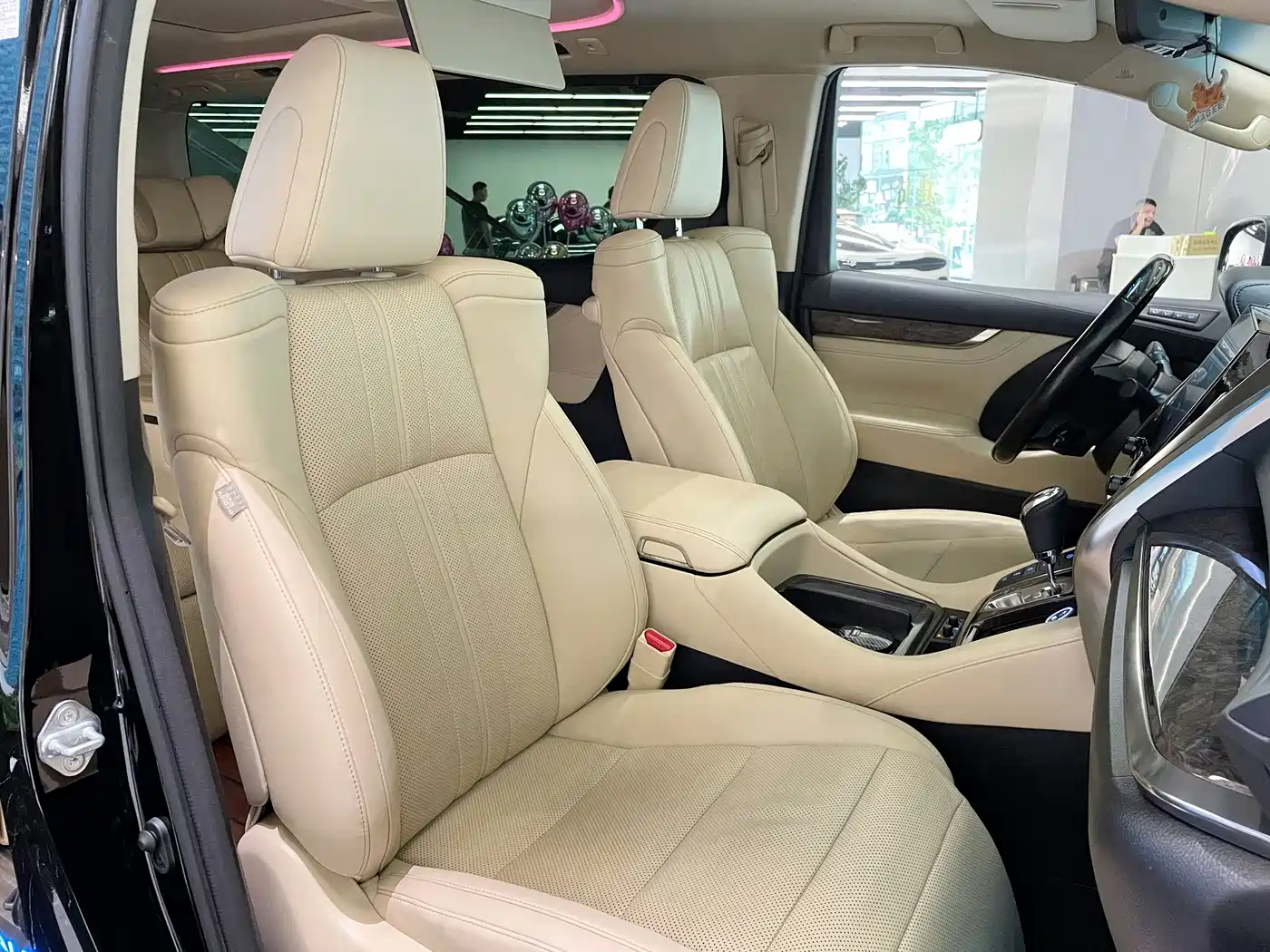 Toyota Alphard 2020 Hybrid 2.5L Premium Edition фото 14