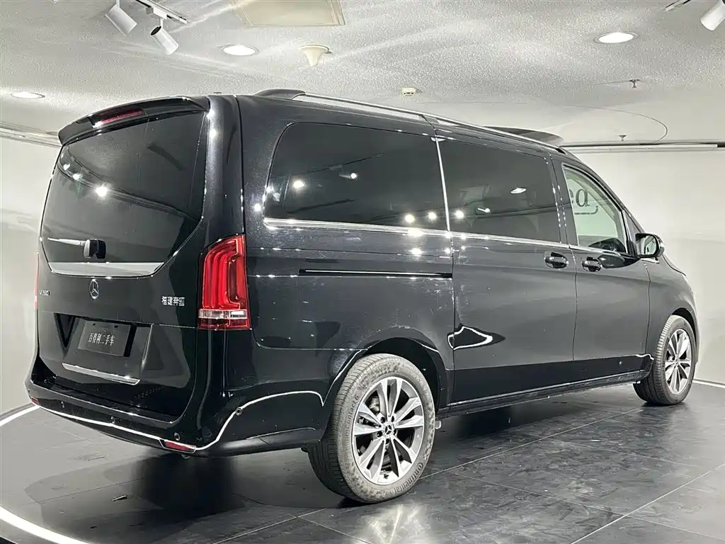 Mercedes-Benz V-Class 2022 V 260 Pilot Edition фото 3