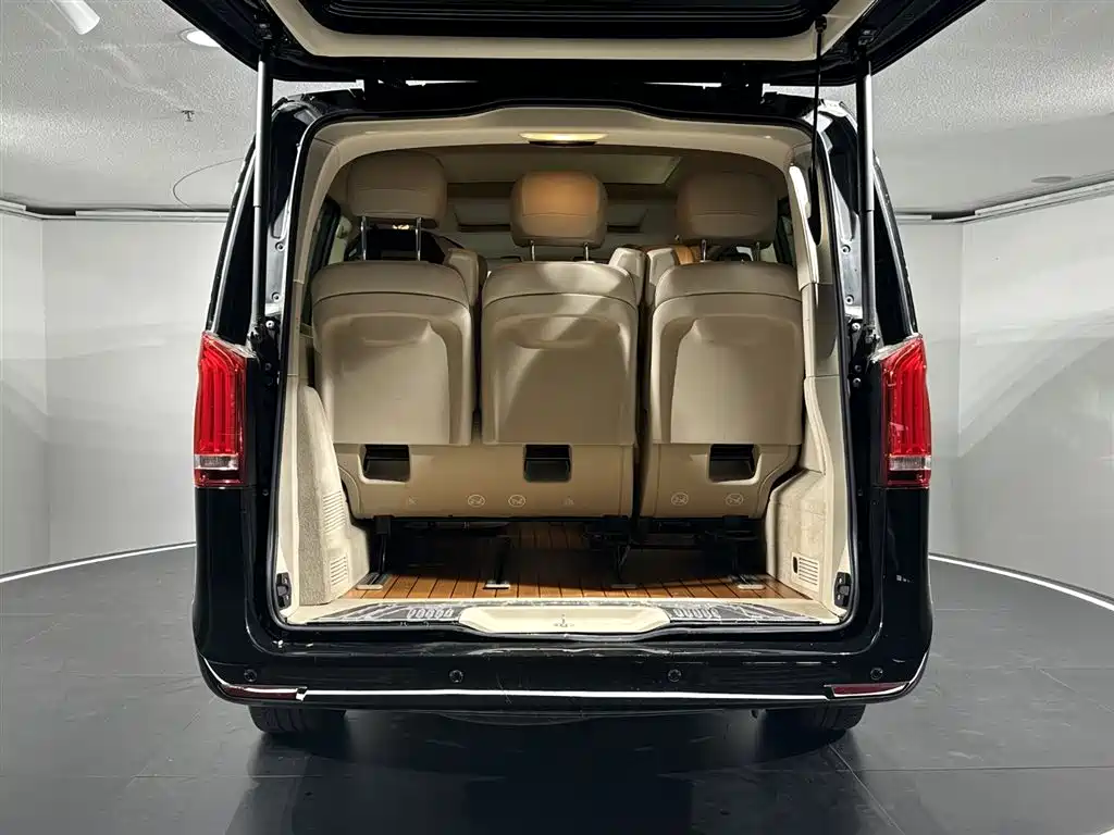 Mercedes-Benz V-Class 2022 V 260 Pilot Edition фото 18