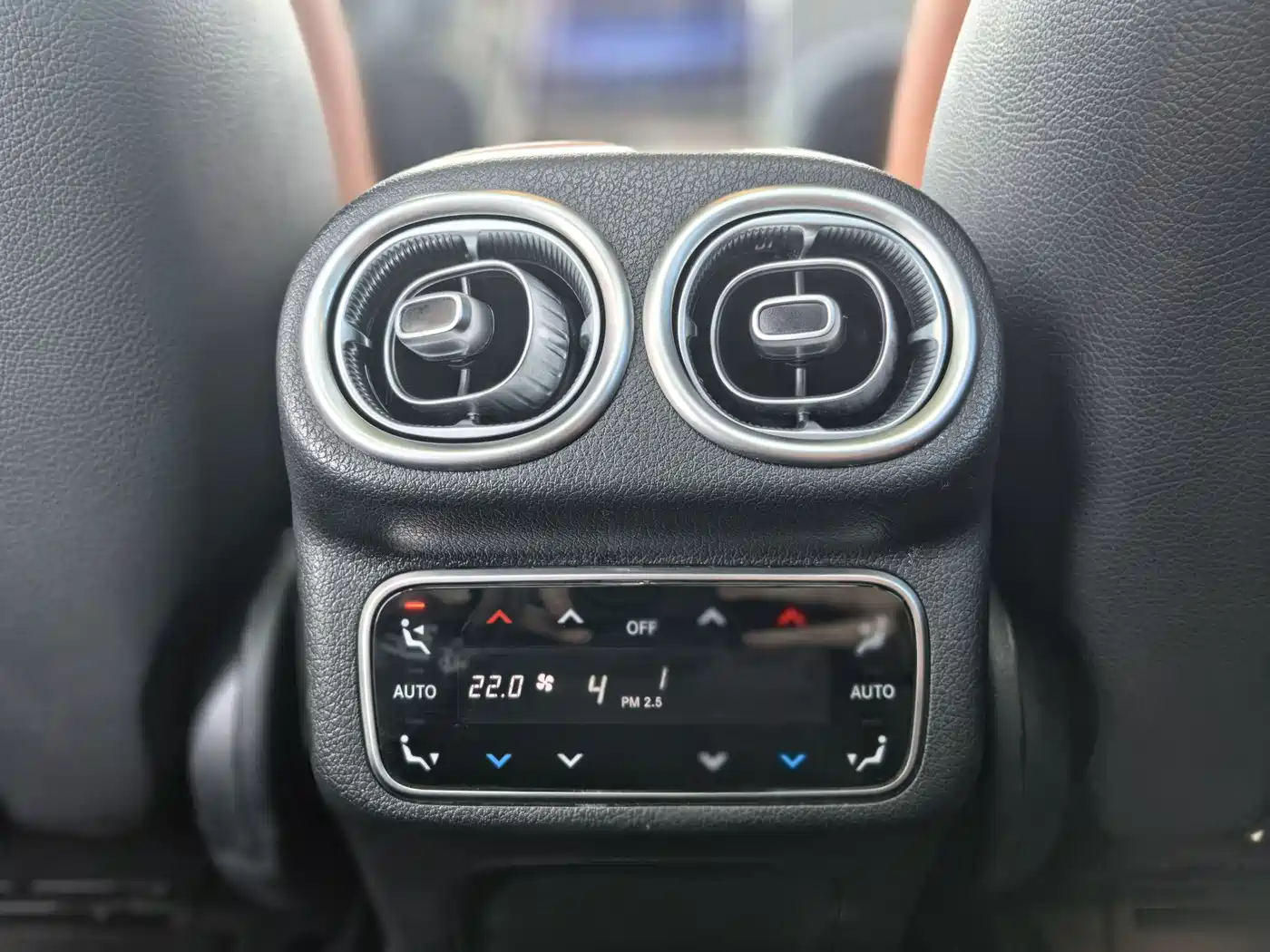Mercedes-Benz GLC 2023 Facelift GLC 300 L 4MATIC Sport 7-Seater фото 13